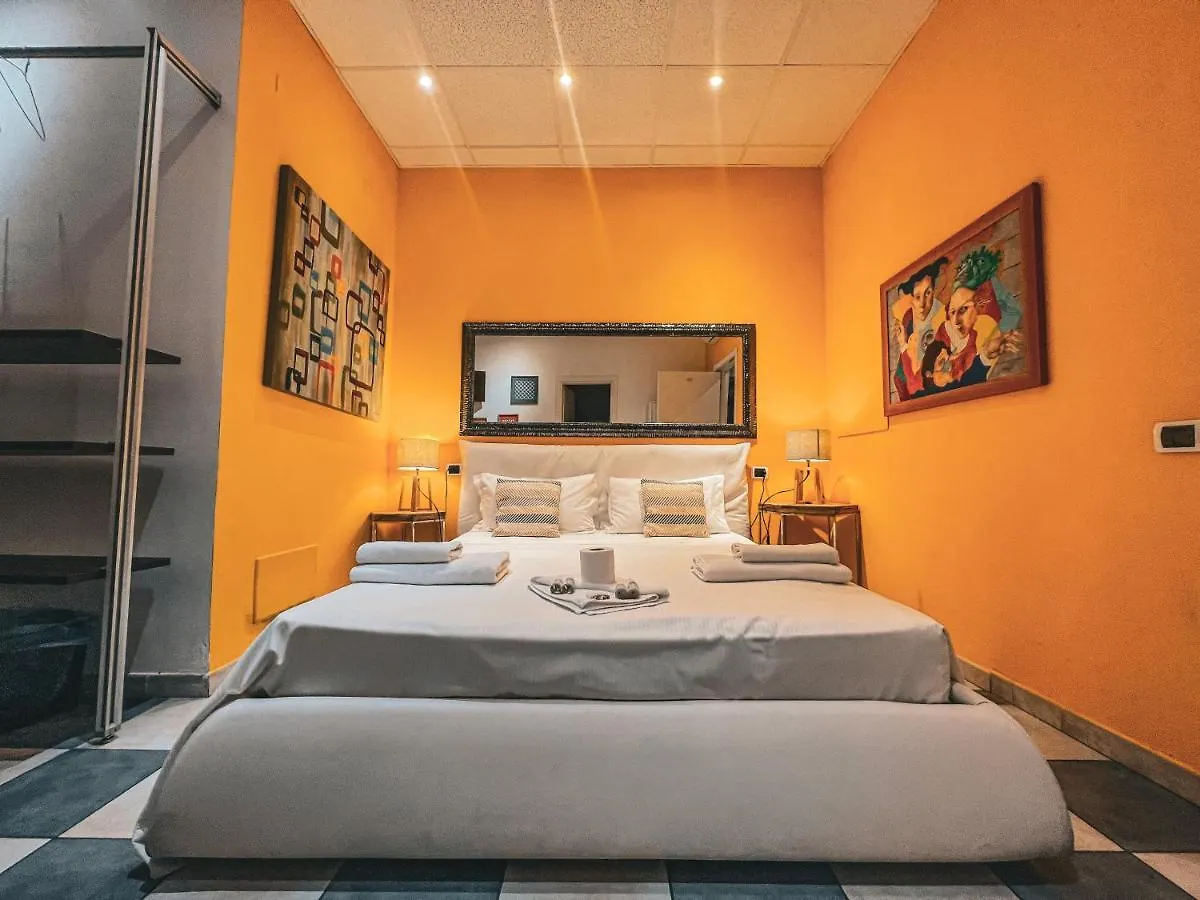 Chambres Du Monde Cagliari 2*,  Itálie