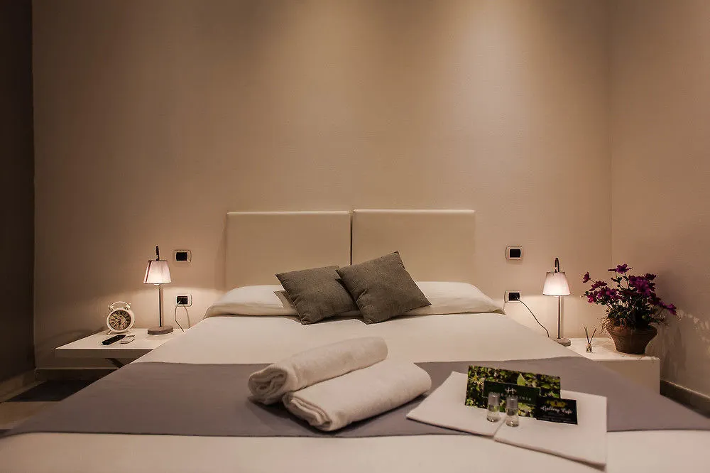 Chambres Du Monde Cagliari 2*,