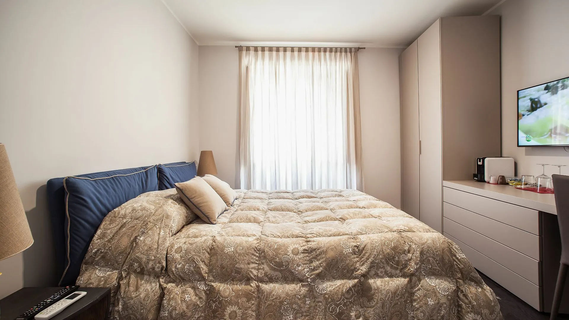 Chambres Du Monde Cagliari 2*,